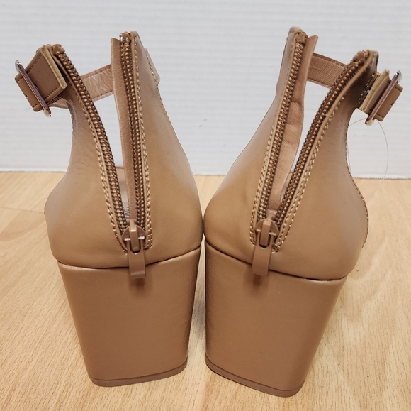 NWT Torrid 11WW Square Toe Ankle Strap Demi Wedge Cognac Tan Sandals 11 Wide - Picture 12 of 15